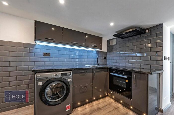 2 Bedroom Apartment To Rent In Walton Street, Easton, Bristol, Somerset, BS5
