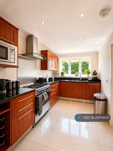 3 Bedroom Detached House To Rent In Beggars Roost Lane, Sutton, SM1