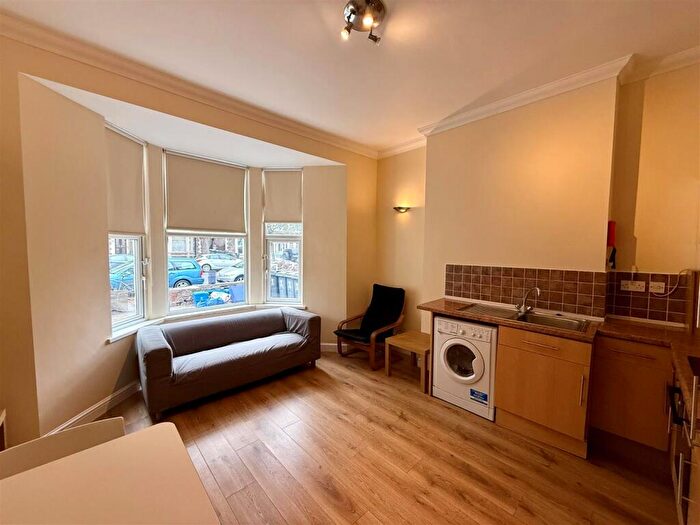 1 Bedroom Flat To Rent In Bed, Richmond Road, CF24