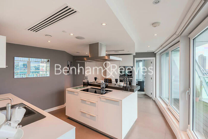 2 Bedroom Apartment To Rent In Bezier Apartments, City Road, London, EC1Y