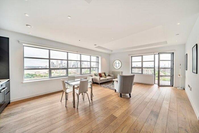 2 Bedroom Flat For Sale In Hope Street London, E14