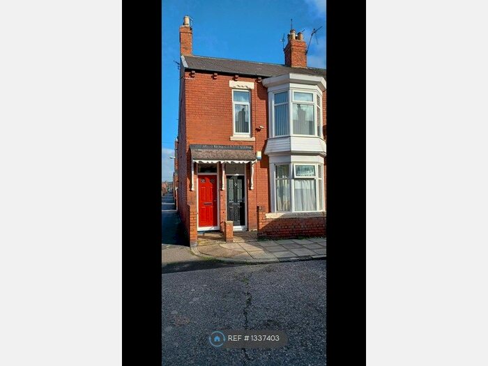 2 Bedroom Flat To Rent In Crondall Street, South Shields, NE33