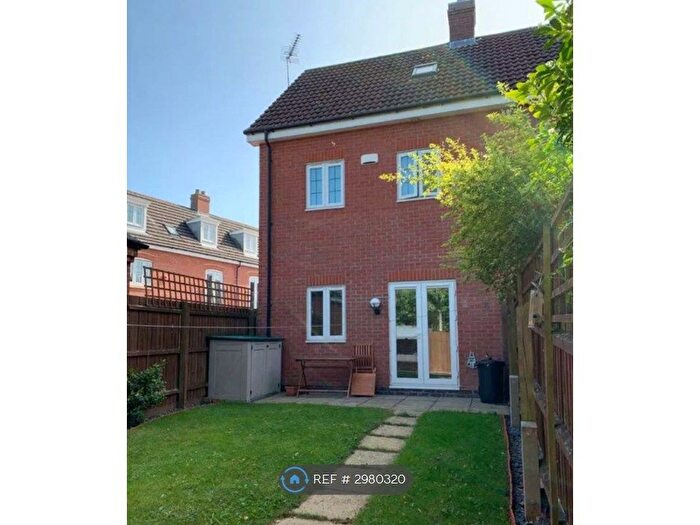 3 Bedroom End Of Terrace House To Rent In Crediton Close, Coventry, CV3