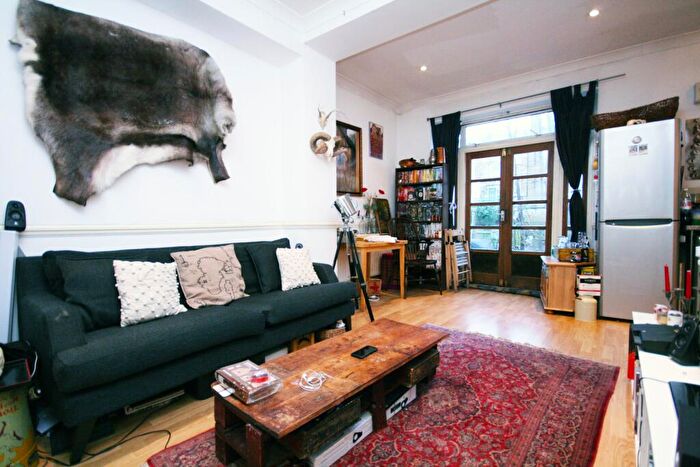 1 Bedroom Flat To Rent In Arthur Road, Holloway, N7