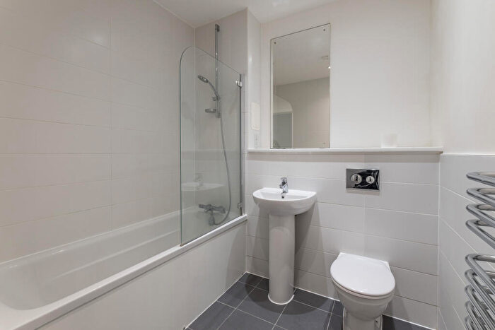 1 Bedroom Flat For Sale In Hilltop Avenue, London, NW10