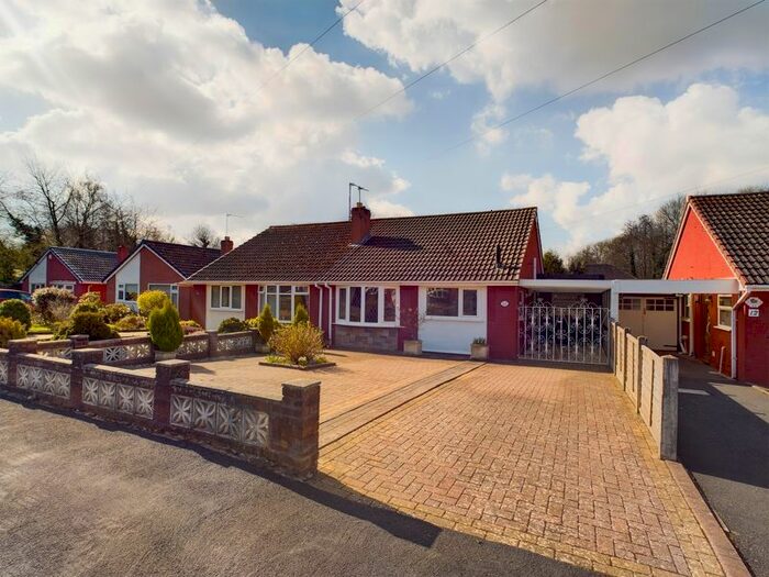 Houses for sale & to rent in TF2 7PP, The Fields, Donnington Telford