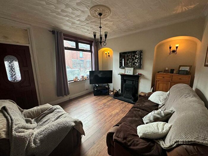 3 Bedroom Terraced House For Sale In Middleton Avenue, Rothwell, Leeds, LS26