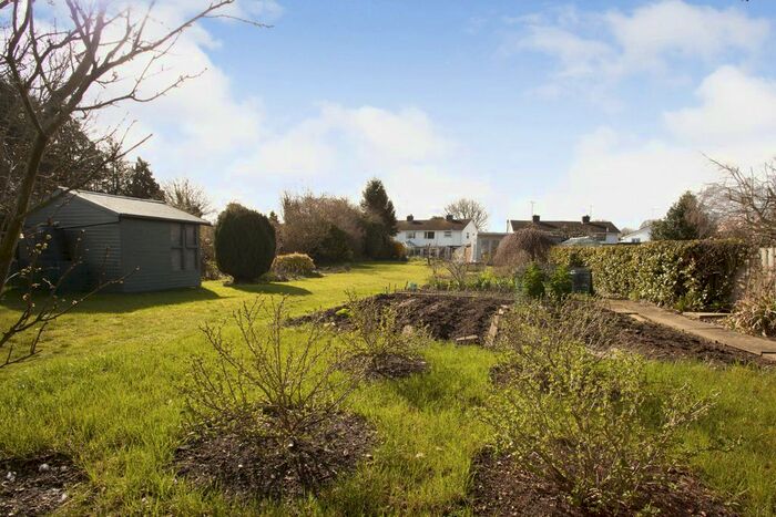 3 Bedroom Semi-Detached House For Sale In Kings Grove, Barton, Cambridge, Cambridgeshire, CB23