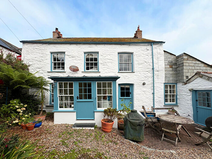 4 Bedroom House For Sale In Leat House, PL29
