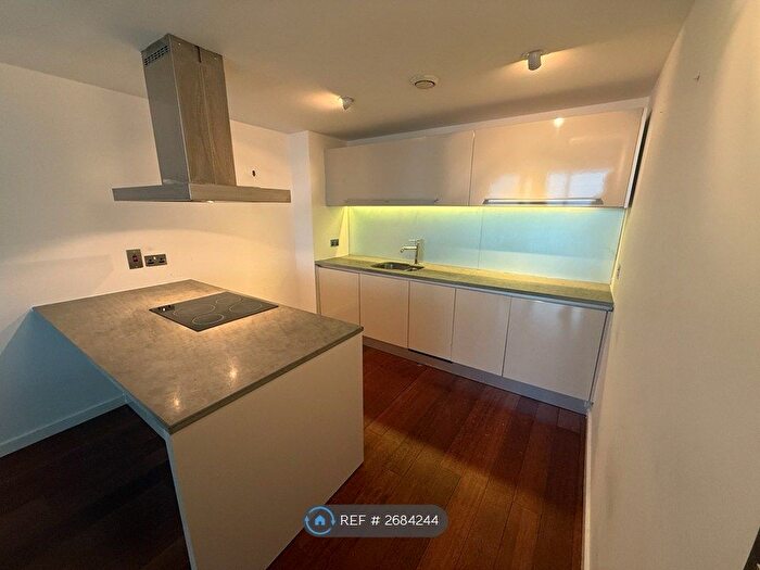 2 Bedroom Flat To Rent In Deansgate, Manchester, M3