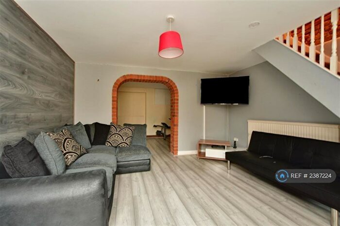 6 Bedroom Terraced House To Rent In Richmond Road, Gillingham, ME7