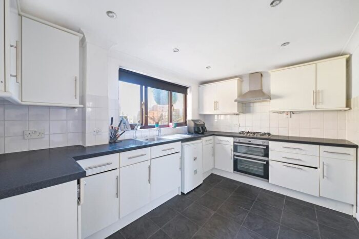 4 Bedroom Semi-Detached House To Rent In Bullbrook, Bracknell, RG12