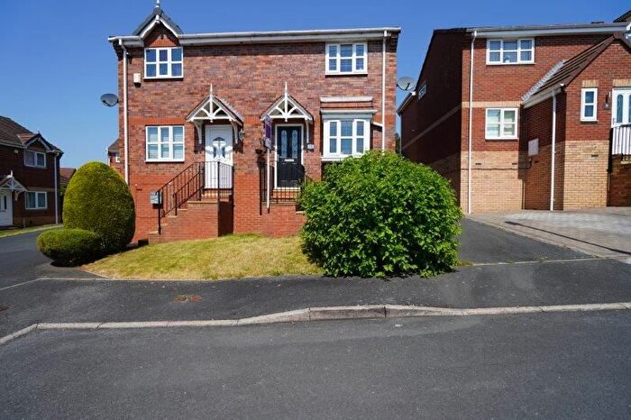 2 Bedroom Semi-Detached House For Sale In St James Mews, Armley, LS12