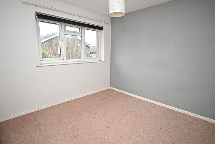 3 Bedroom Terraced House For Sale In Britten Road, Basingstoke, RG22