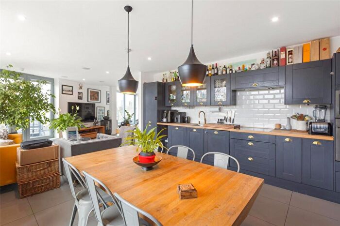 2 Bedroom Apartment For Sale In Stannary Street, London, SE11