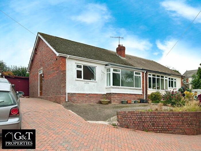 2 Bedroom Bungalow To Rent In Queens Gardens, Dudley, DY2