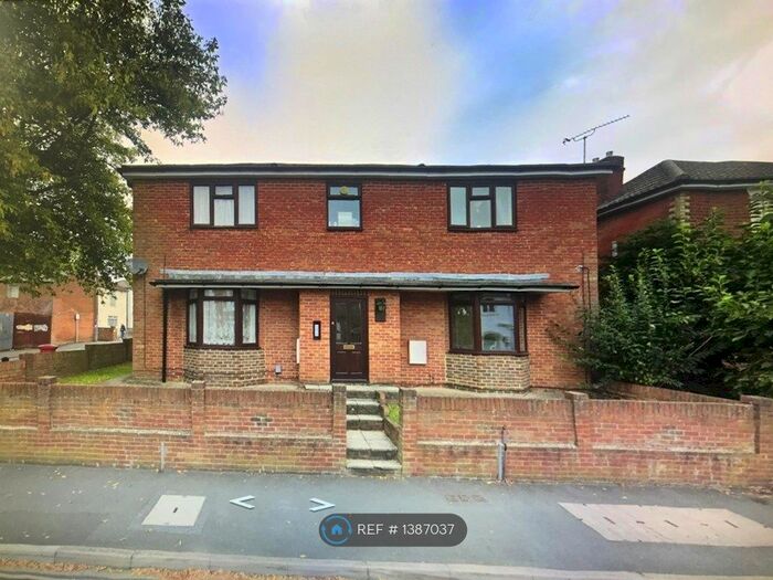 1 Bedroom Flat To Rent In Waterloo Road, Southampton, SO15