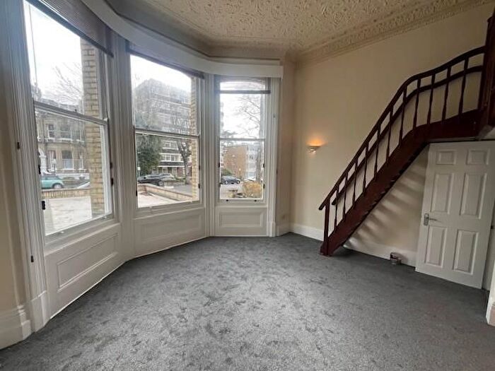 1 Bedroom Flat To Rent In Eaton Gardens, Hove, BN3