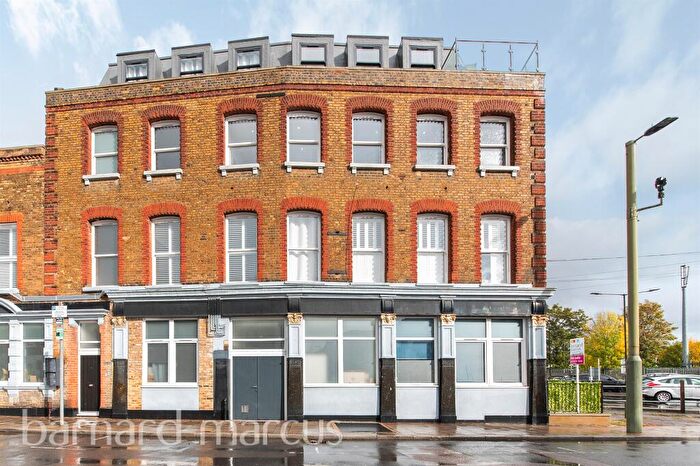 3 Bedroom Flat For Sale In Station Road, London, SE20