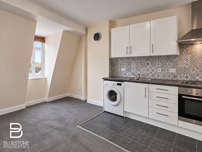 2 Bedroom Flat To Rent In Upper Tooting Road, London, SW17
