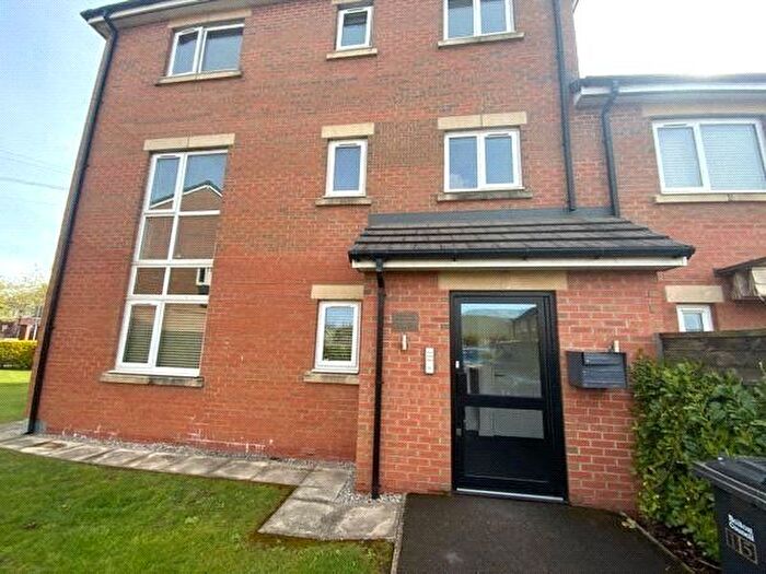 2 Bedroom Flat To Rent In Woodvale, Westhoughton, Bolton, Lancashire, BL5