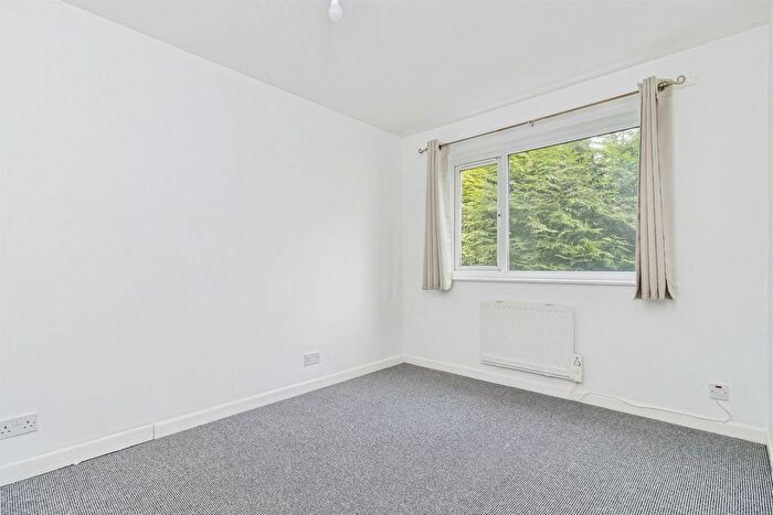 2 Bedroom Flat For Sale In Stanmore Tor, Paignton, TQ3