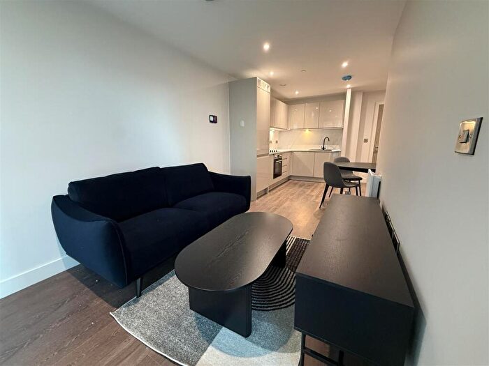 1 Bedroom Flat To Rent In West Waterloo Place, Triskelion Way, Liverpool, L3