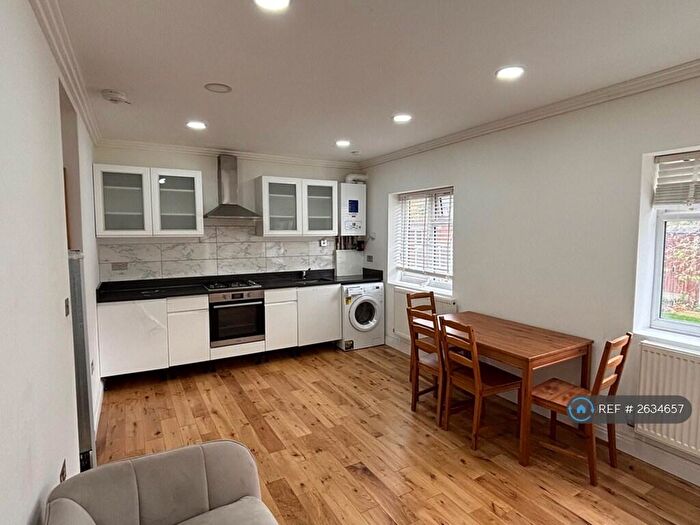 3 Bedroom Maisonette To Rent In Ilford, Ilford, IG1