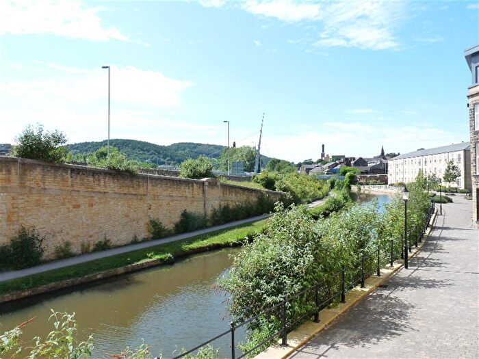 2 Bedroom Flat To Rent In Navigation Quay, Britannia Wharf, Bingley, BD16