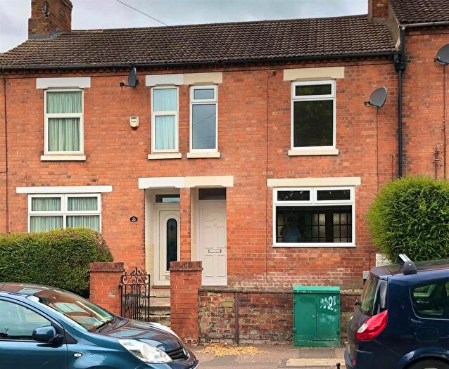 Terraced House To Rent In Harrowden Road, Wellingborough, NN8