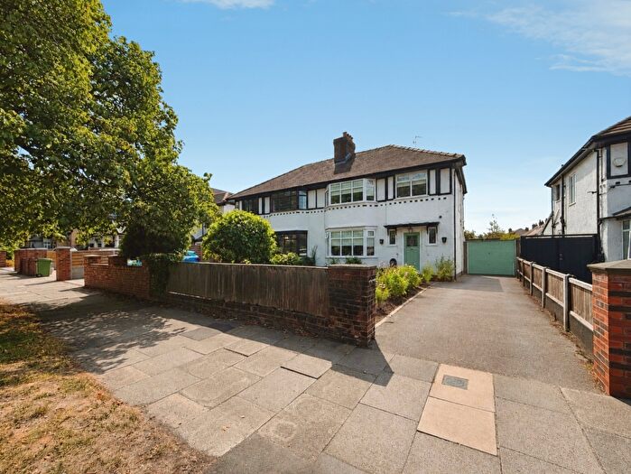 3 Bedroom Semi-Detached House For Sale In Aigburth Road, Liverpool, L19