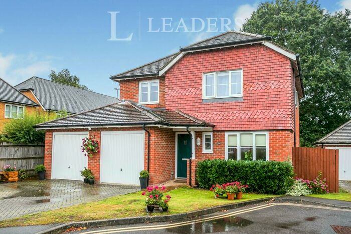 4 Bedroom Detached House To Rent In The Hornets, RH13