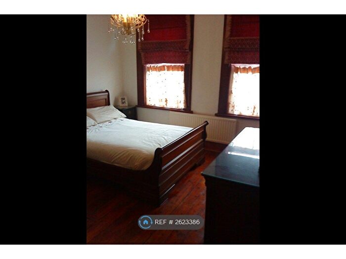 2 Bedroom Terraced House To Rent In Oval Rd, Croydon, CR0