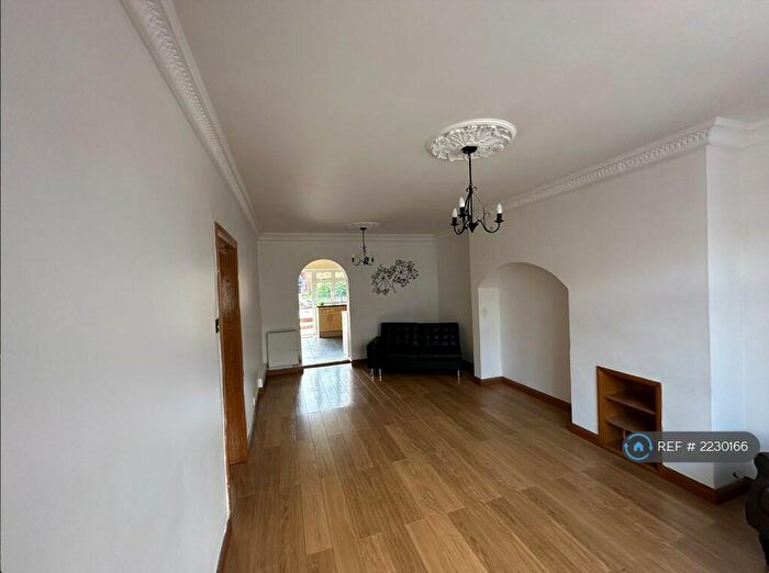 3 Bedroom Terraced House To Rent In Talbot Road, Dagenham, RM9