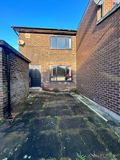 2 Bedroom End Terrace House To Rent In Camroyd Street, Dewsbury, WF13