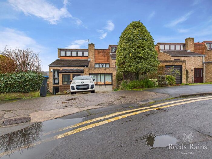 6 Bedroom End Of Terrace House For Sale In Kepier Heights, Gilesgate, Durham, DH1