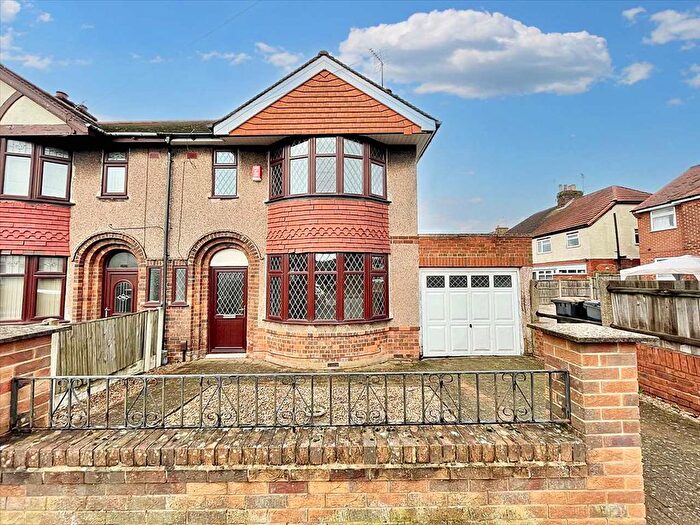 3 Bedroom Semi-Detached House For Sale In Cowpasture Lane, Sutton In Ashfield, NG17