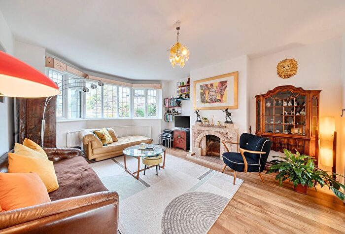 3 Bedroom End Terrace House For Sale In Heatherset Gardens, London, SW16