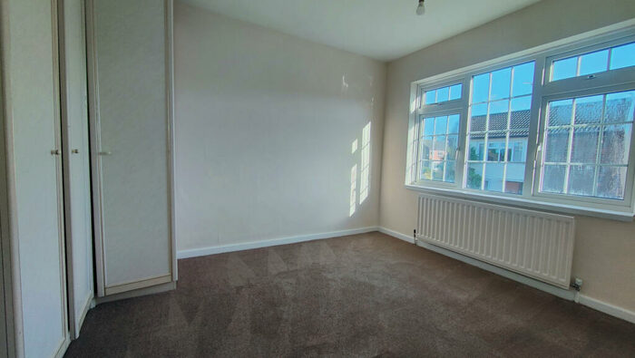3 Bedroom House To Rent In Plantation Drive, Orpington, BR5
