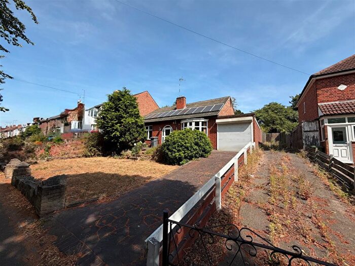 2 Bedroom Detached Bungalow For Sale In Anstey Lane, Leicester, LE4