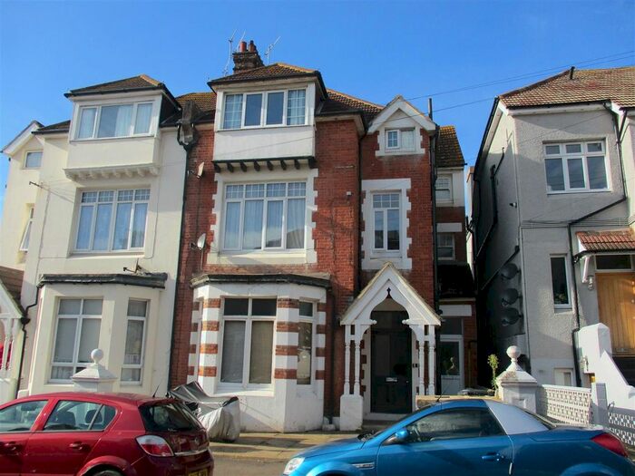 2 Bedroom Flat To Rent In Eversley Road, Bexhill-On-Sea, TN40