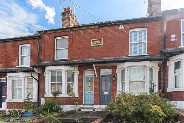2 Bedroom Property For Sale In Station Road, Radlett, WD7