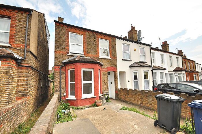 1 Bedroom Flat To Rent In Northfield Avenue, Ealing, London, W13