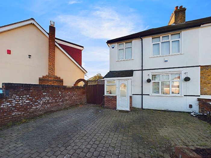 3 Bedroom End Of Terrace House To Rent In Woodside Crescent, Sidcup, Kent, DA15
