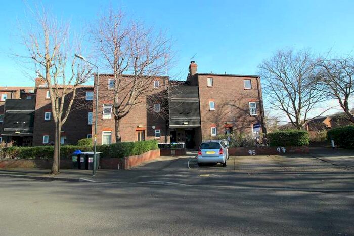 1 Bedroom Apartment To Rent In Glimpsing Green, Erith, DA18