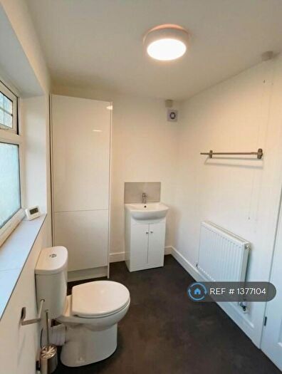 4 Bedroom Terraced House To Rent In Queen Street, Treforest, CF37
