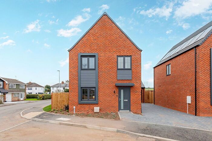 3 Bedroom Detached House For Sale In Lyde Close, Wombourne, WV5
