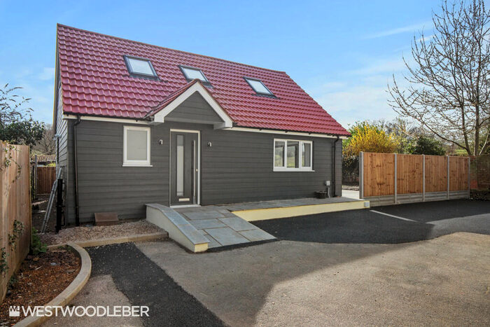 2 Bedroom Detached House To Rent In Clockhouse Mews, Daws Hill, E4