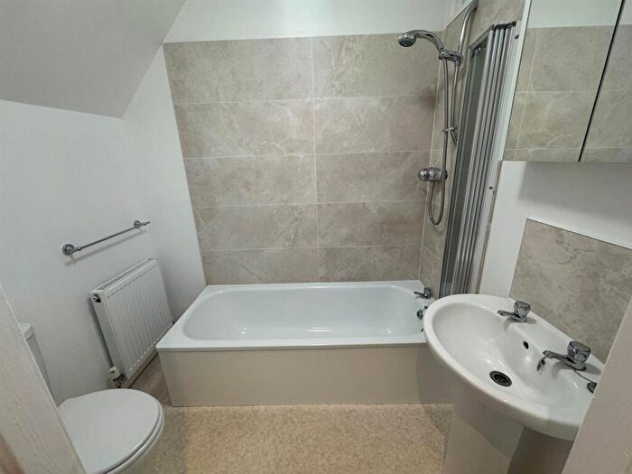 House To Rent In Holly Street, Bradford, BD6