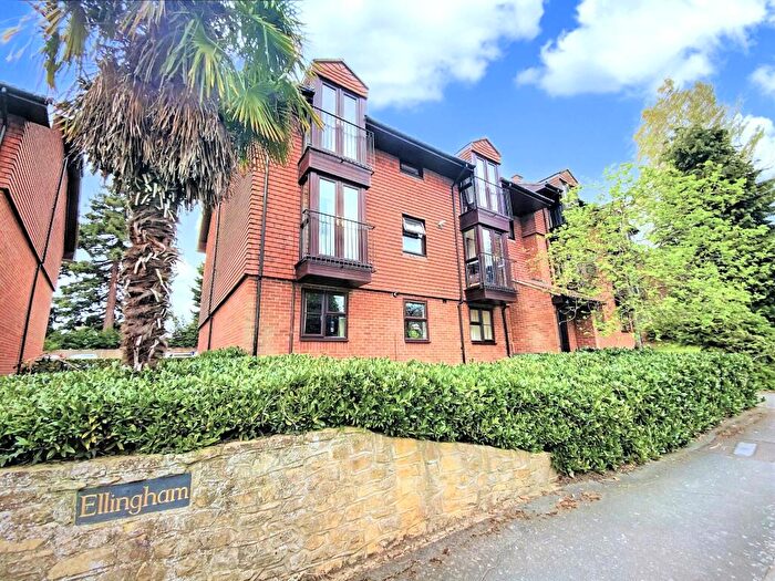 1 Bedroom Flat For Sale In Woking, GU22